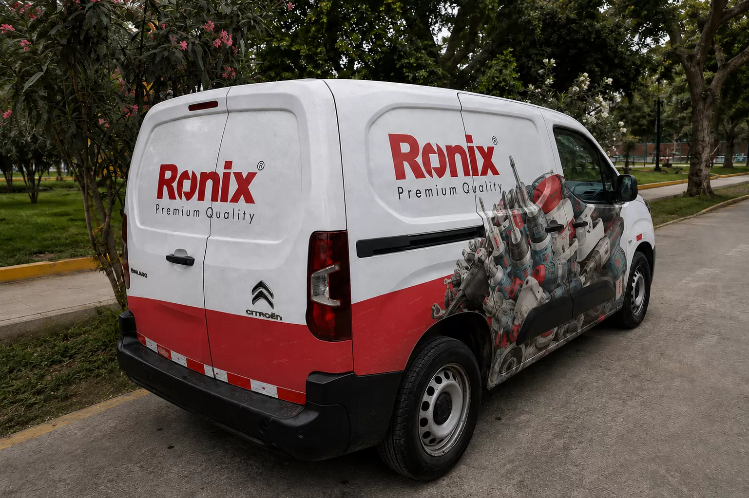 Vehículo comercial RONIX Perú